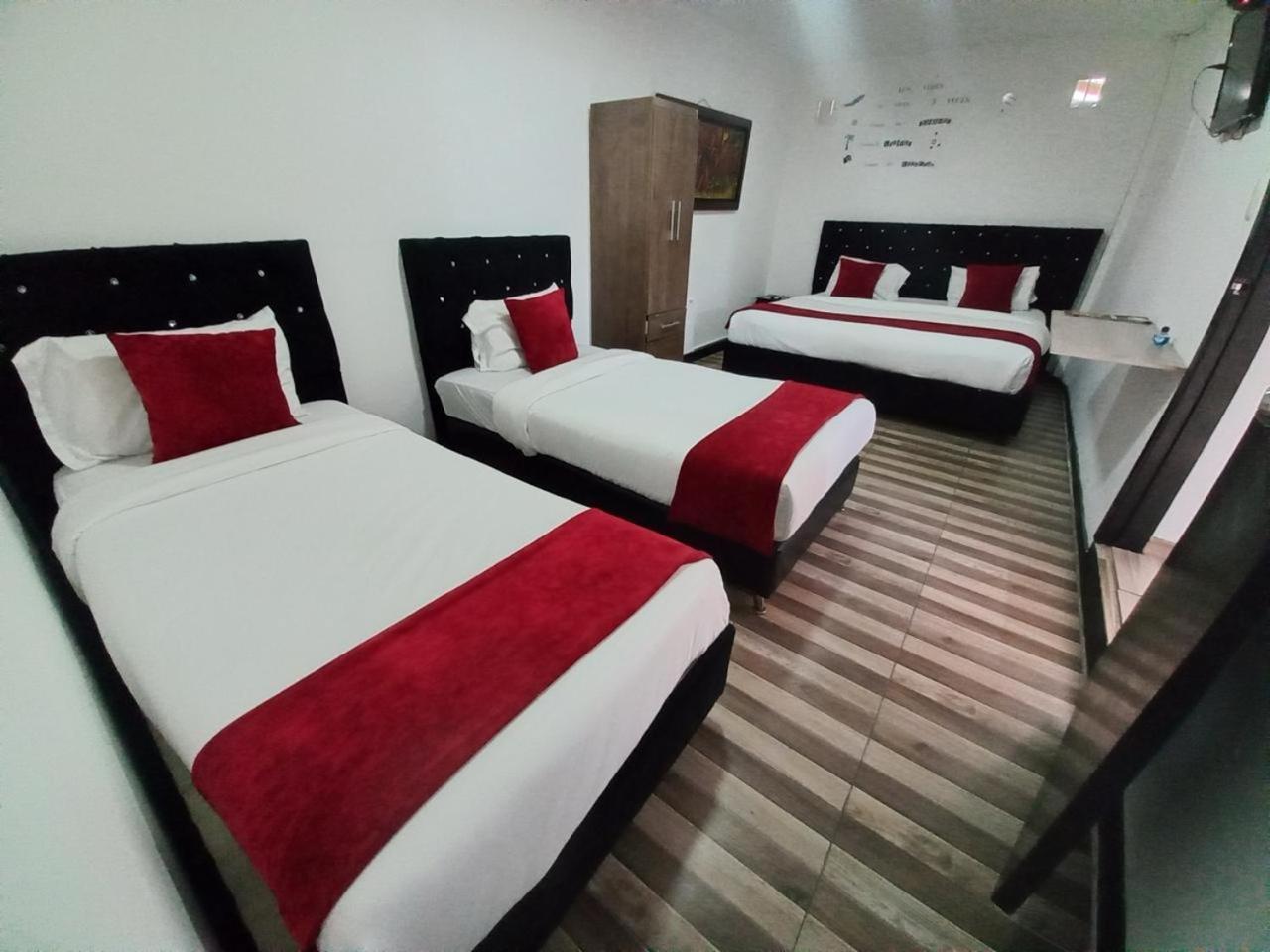 Aw Hotel American Travel — Photos 1