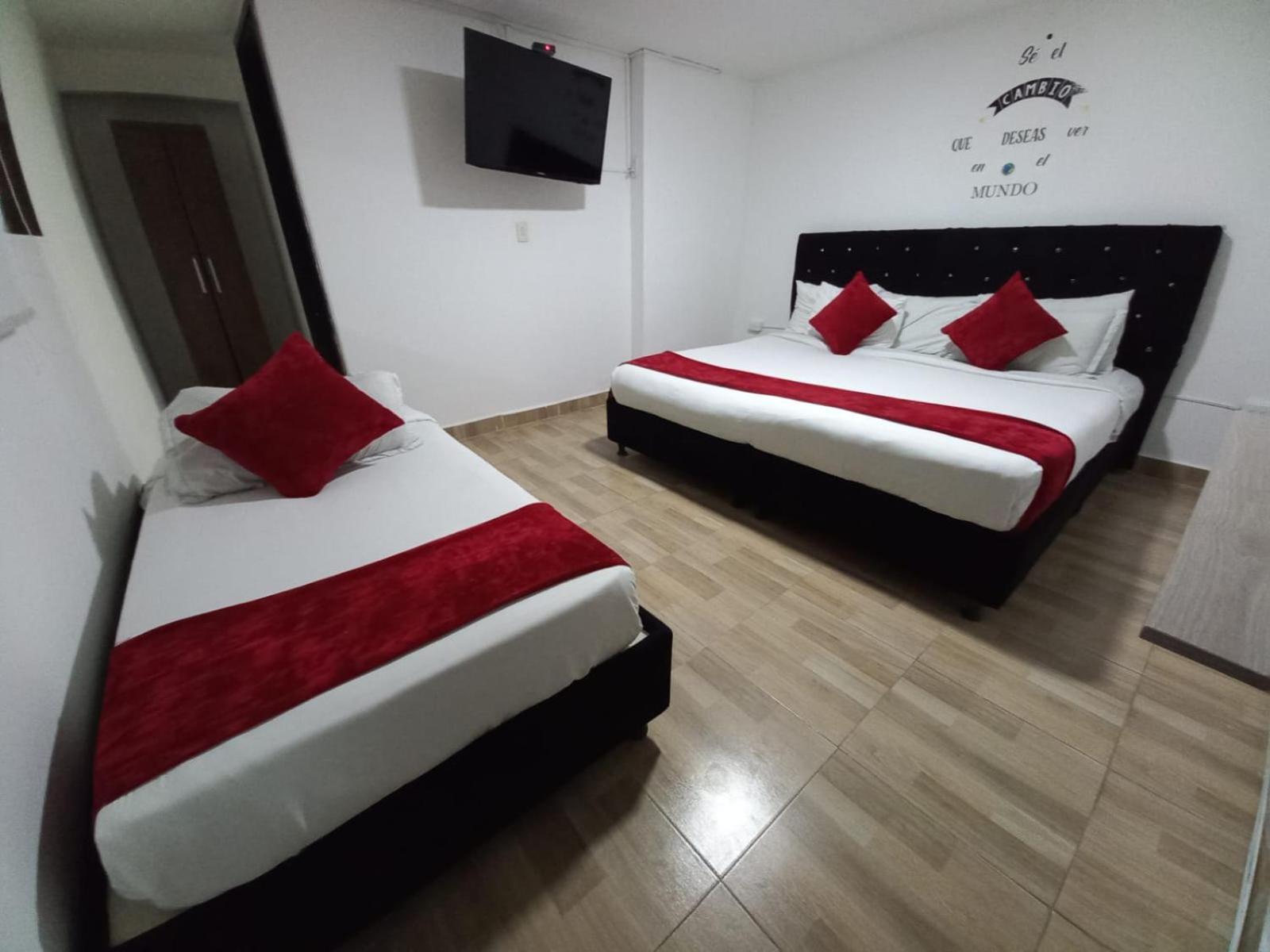 Aw Hotel American Travel — Photos 3